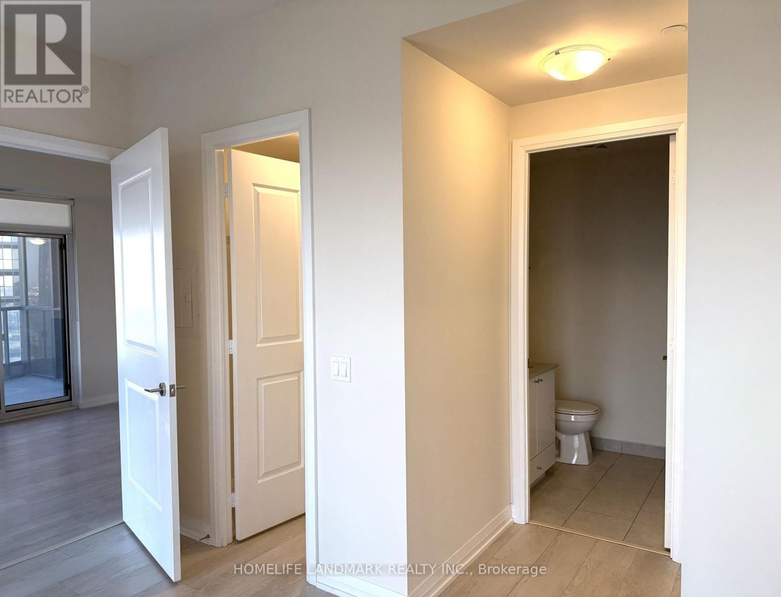 2618 - 35 WATERGARDEN DRIVE Image 17