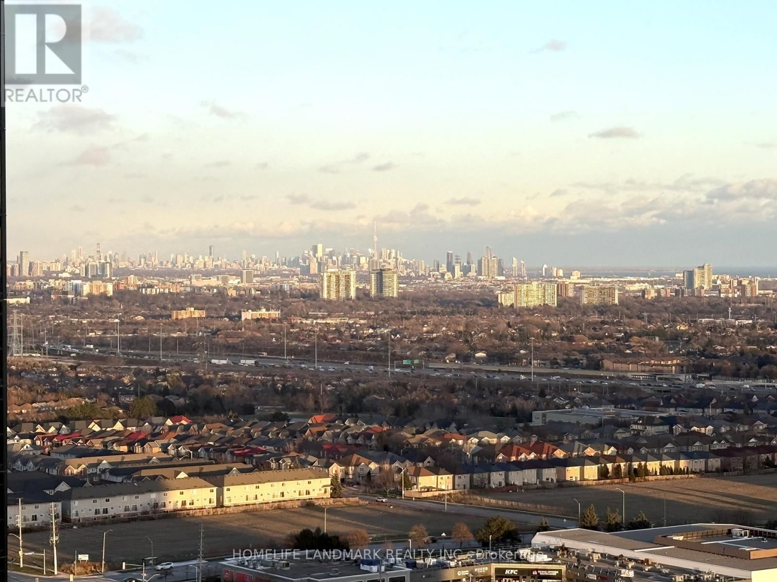 2618 - 35 WATERGARDEN DRIVE Image 31