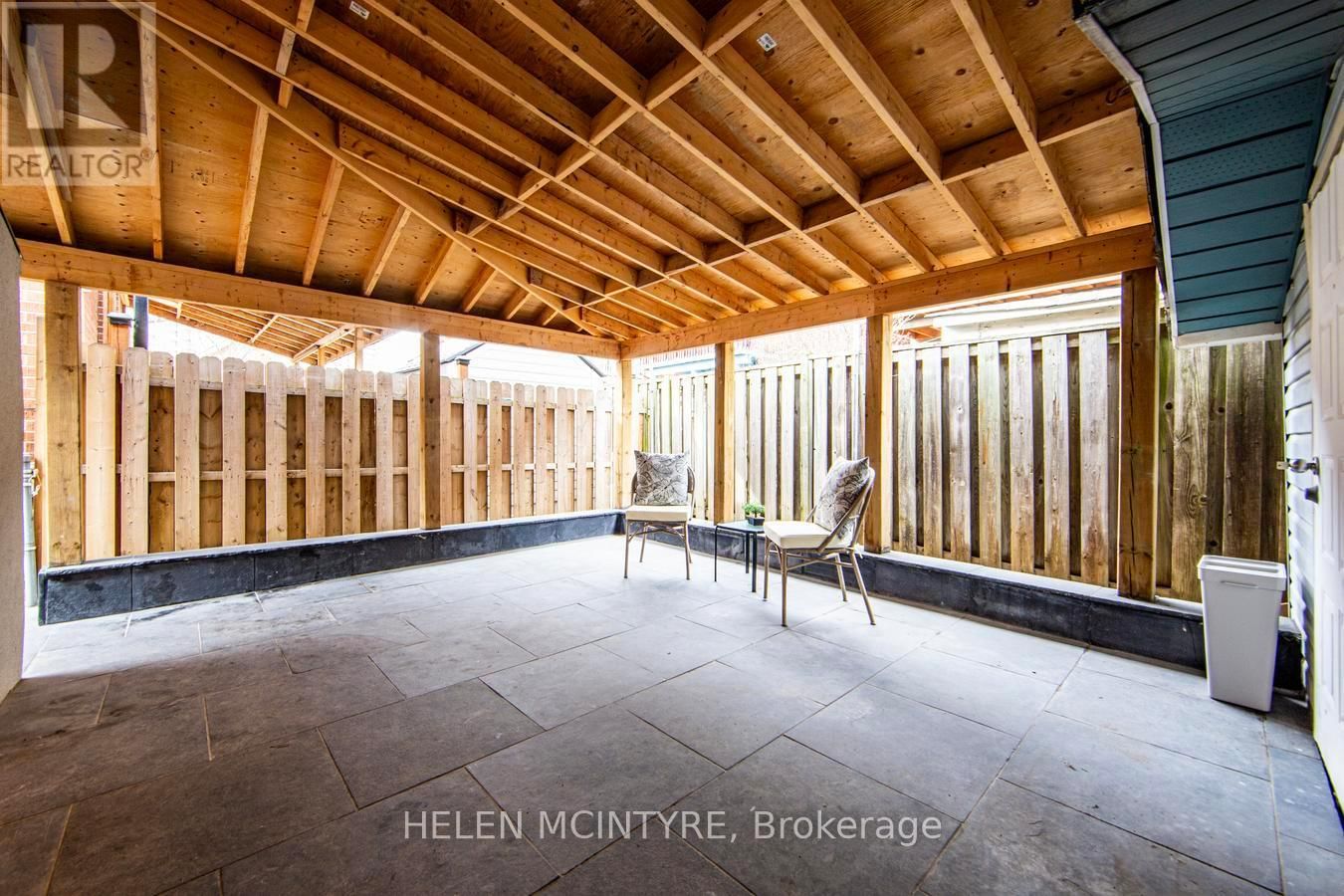 2 BIRCH TREE CRESCENT Image 32