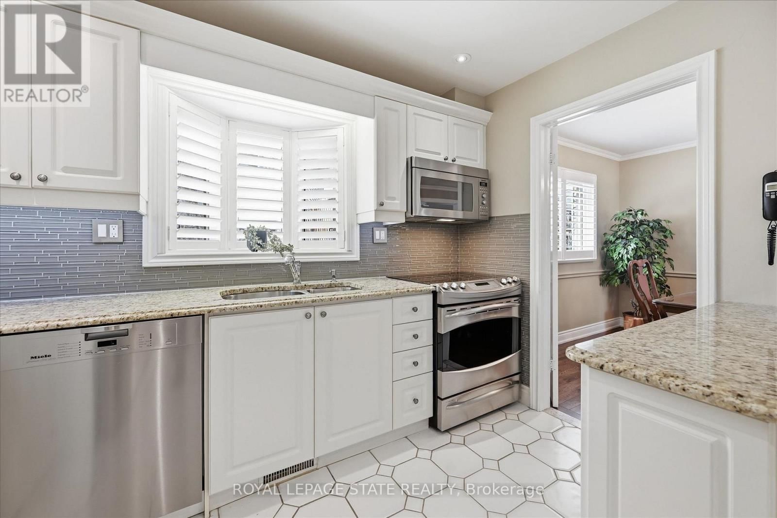 2192 IRELAND DRIVE Image 10