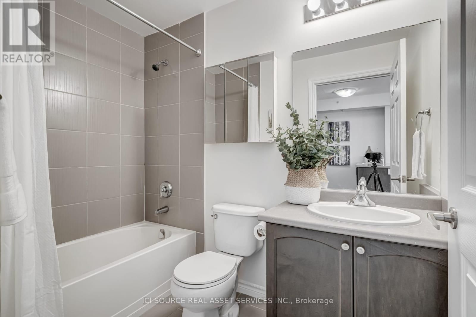 238 - 5010 CORPORATE DRIVE Image 8