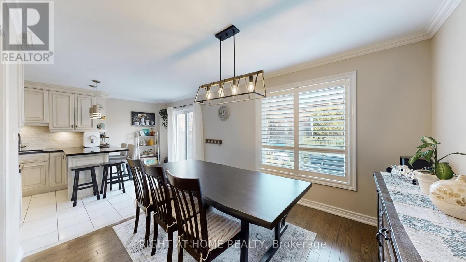 2499 LOGAN AVENUE Image 7