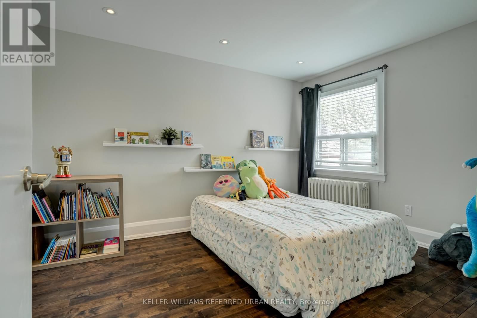 630 RUNNYMEDE ROAD Image 24