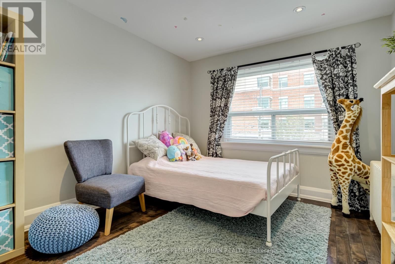 630 RUNNYMEDE ROAD Image 26