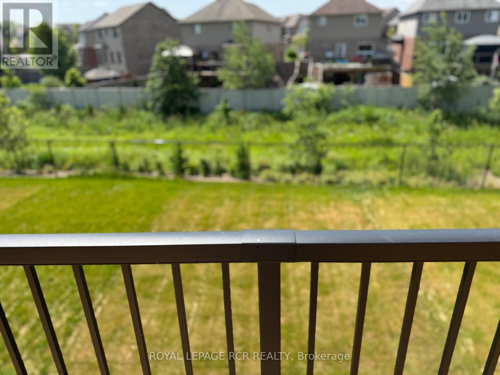 8 - 690 BROADWAY AVENUE Image 11