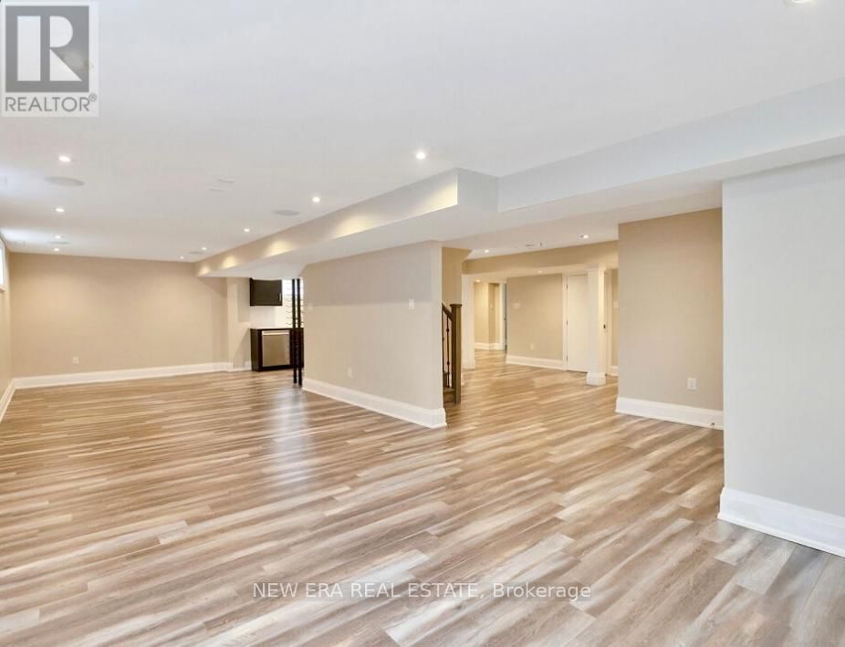 2068 MISSISSAUGA ROAD Image 39