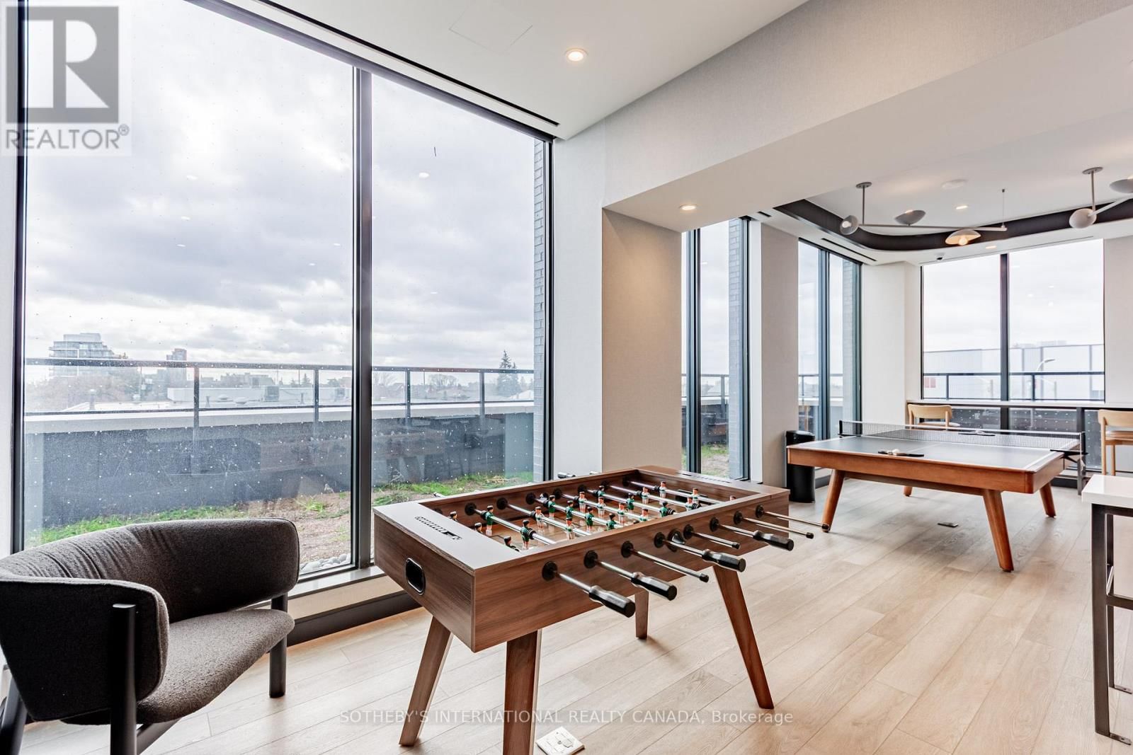 1701 - 5 YORK GARDEN WAY Image 26