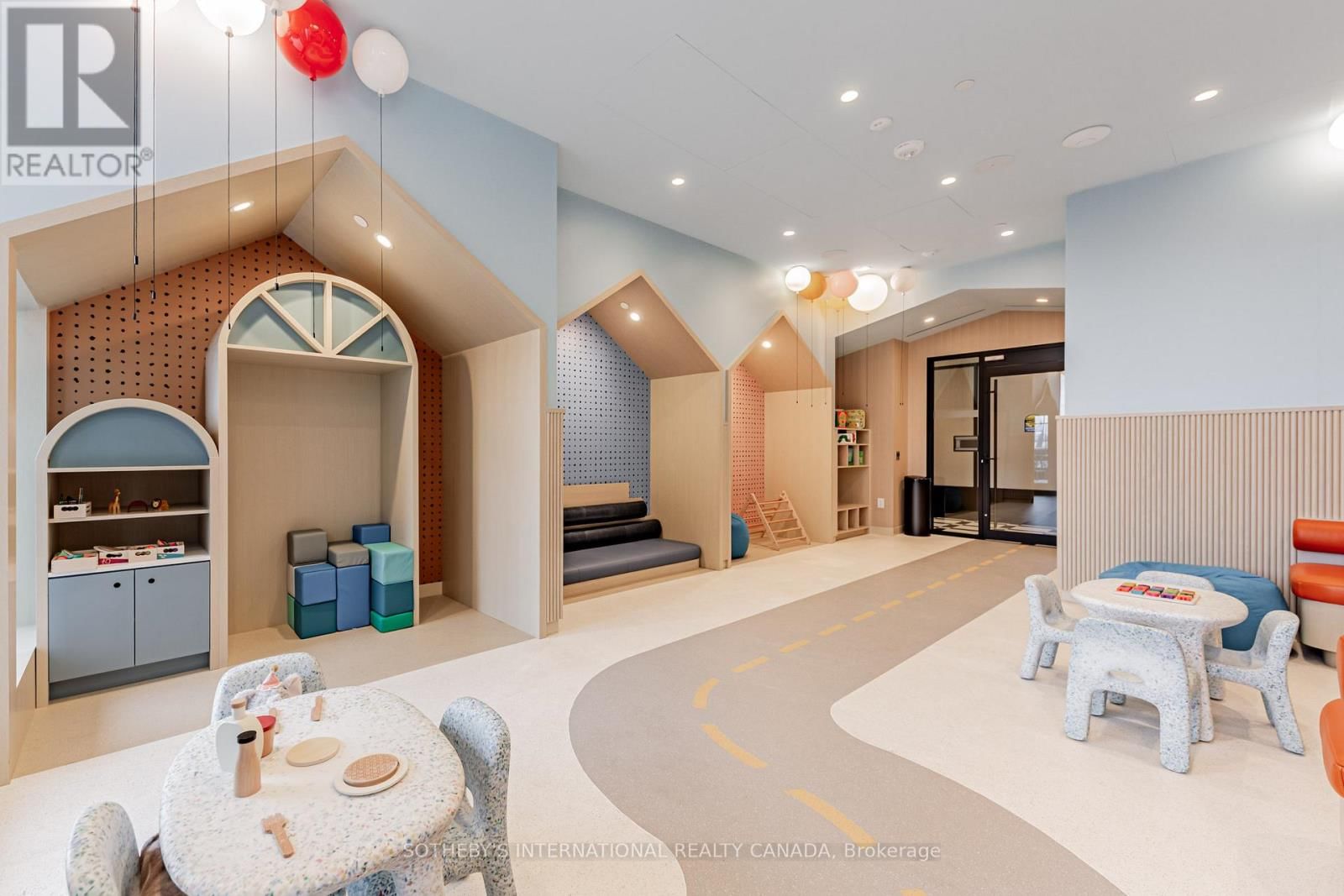 1701 - 5 YORK GARDEN WAY Image 31