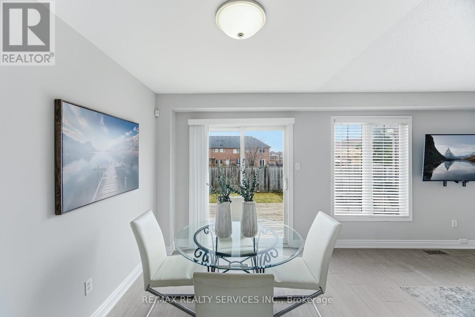 20 MOSSGROVE CRESCENT Image 13