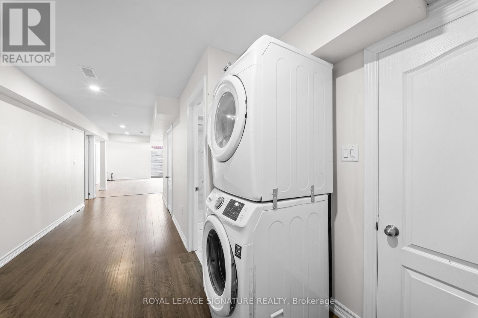 16 NEWARK WAY Image 33