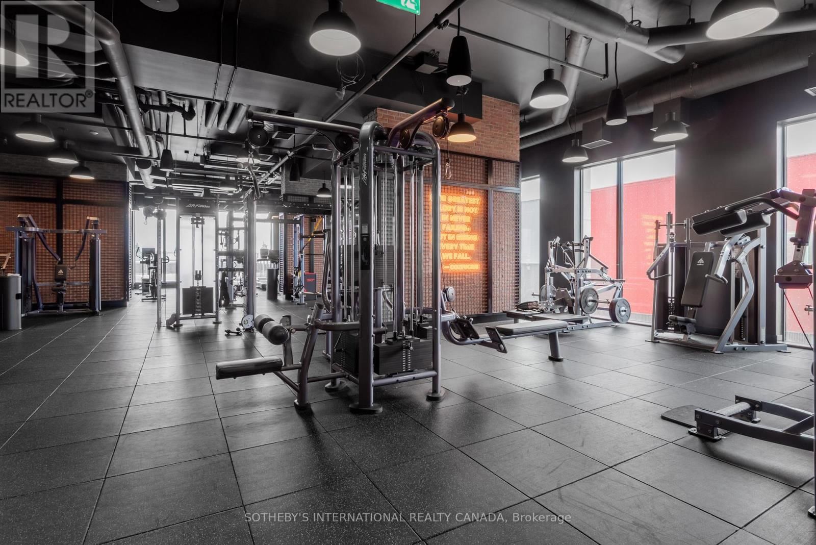 505 - 31 YORK GARDEN WAY Image 25