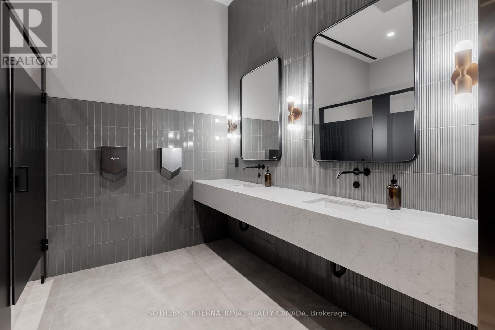 TH101 - 31 YORK GARDEN WAY Image 26