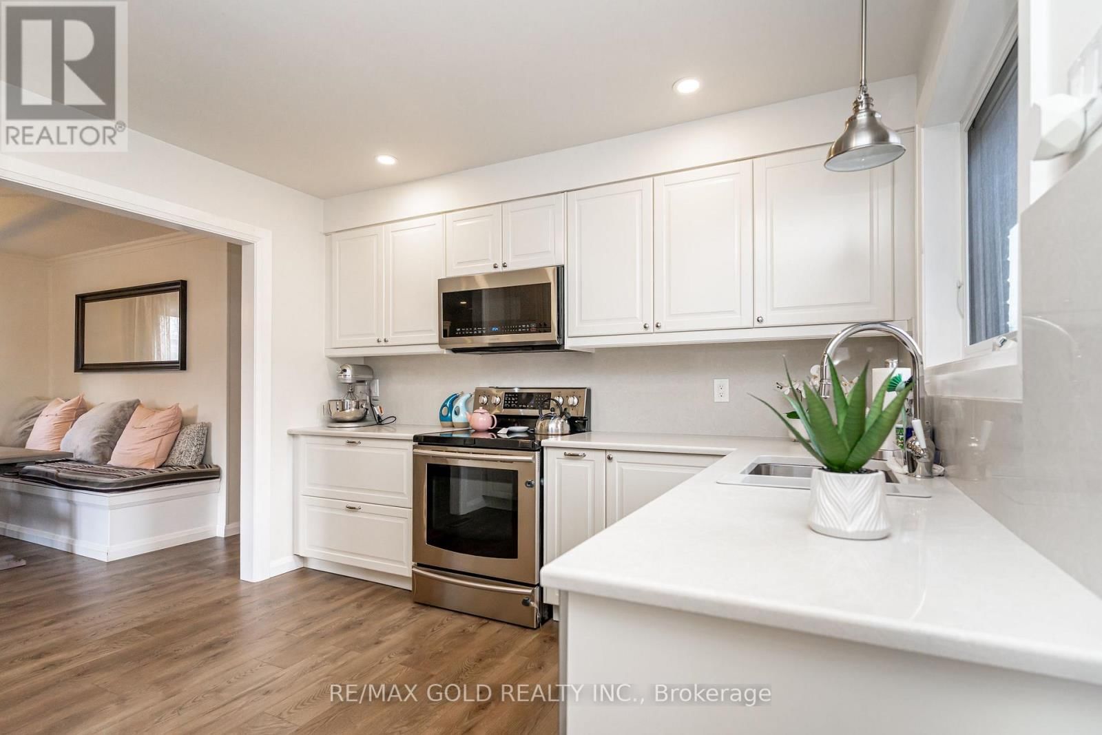 23 DUNSTER CRESCENT Image 13