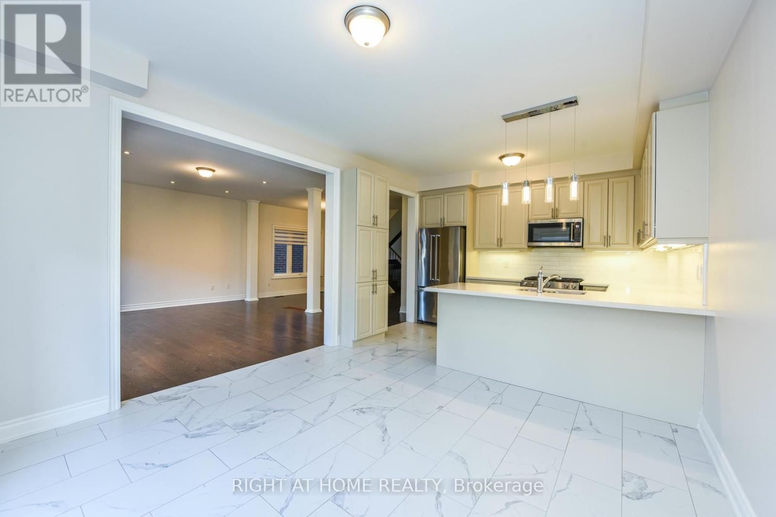 3 PRAIRIE CREEK CRESCENT Image 16