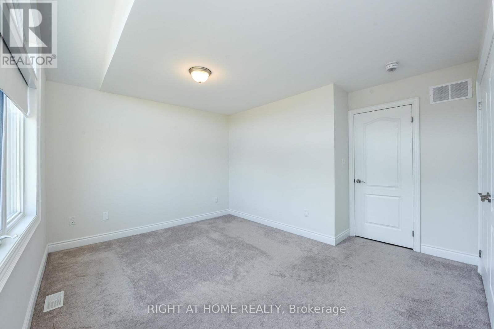 3 PRAIRIE CREEK CRESCENT Image 32