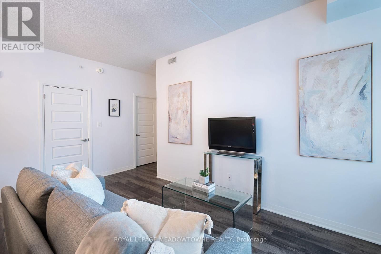 324 - 610 FARMSTEAD DRIVE Image 12