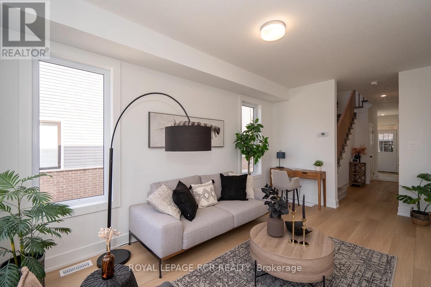 12 - 690 BROADWAY AVENUE Image 6