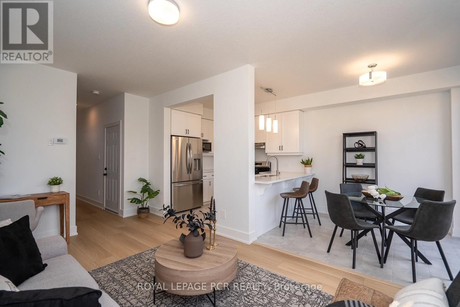 12 - 690 BROADWAY AVENUE Image 7