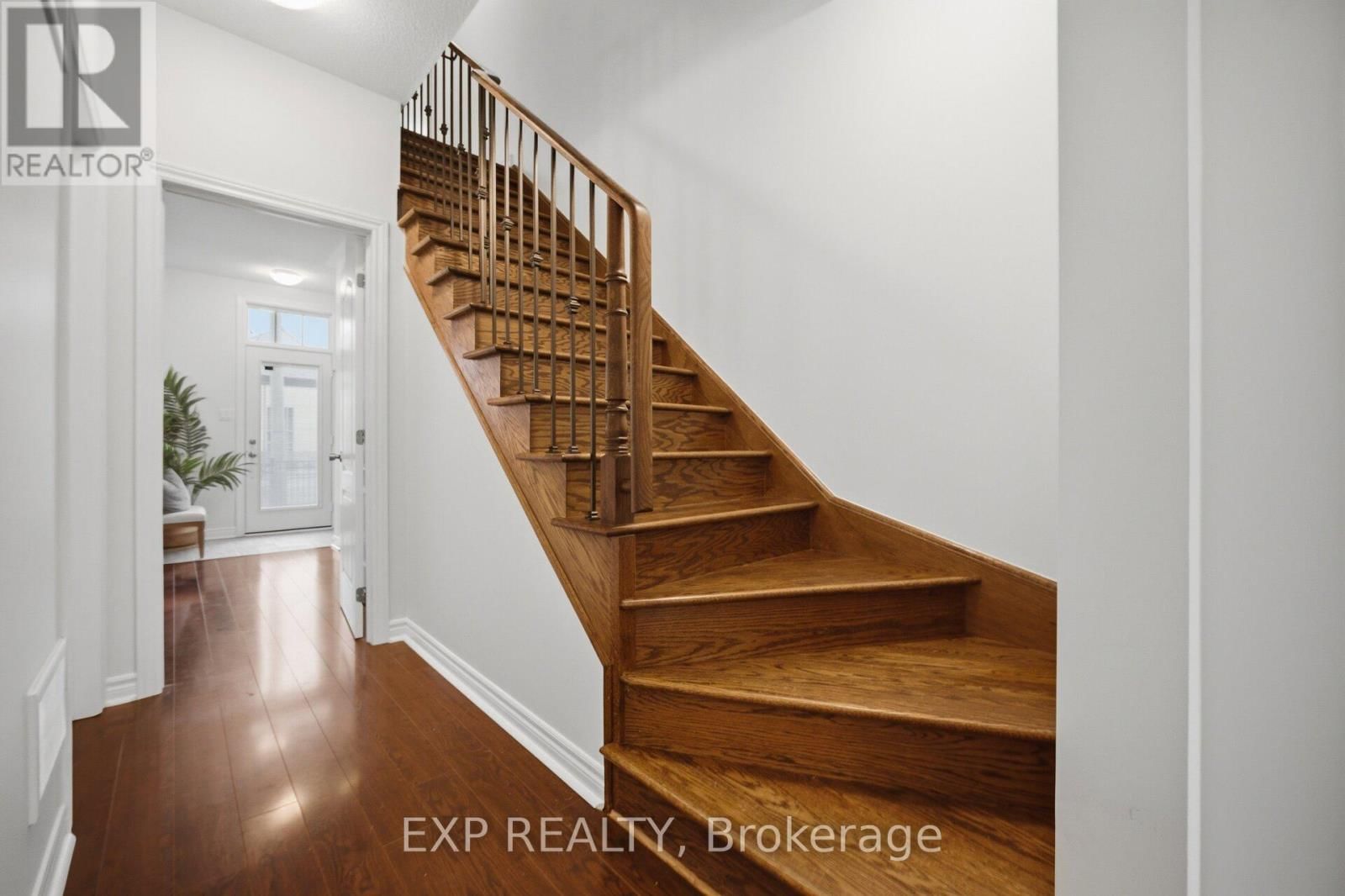 2 - 3235 THOMAS STREET Image 15