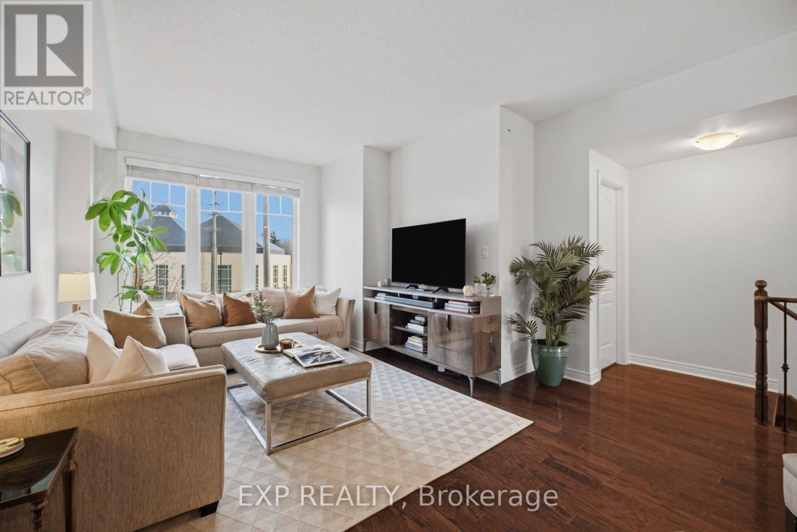 2 - 3235 THOMAS STREET Image 20