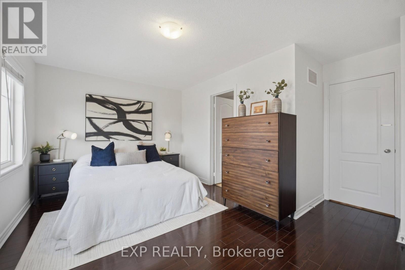 2 - 3235 THOMAS STREET Image 39