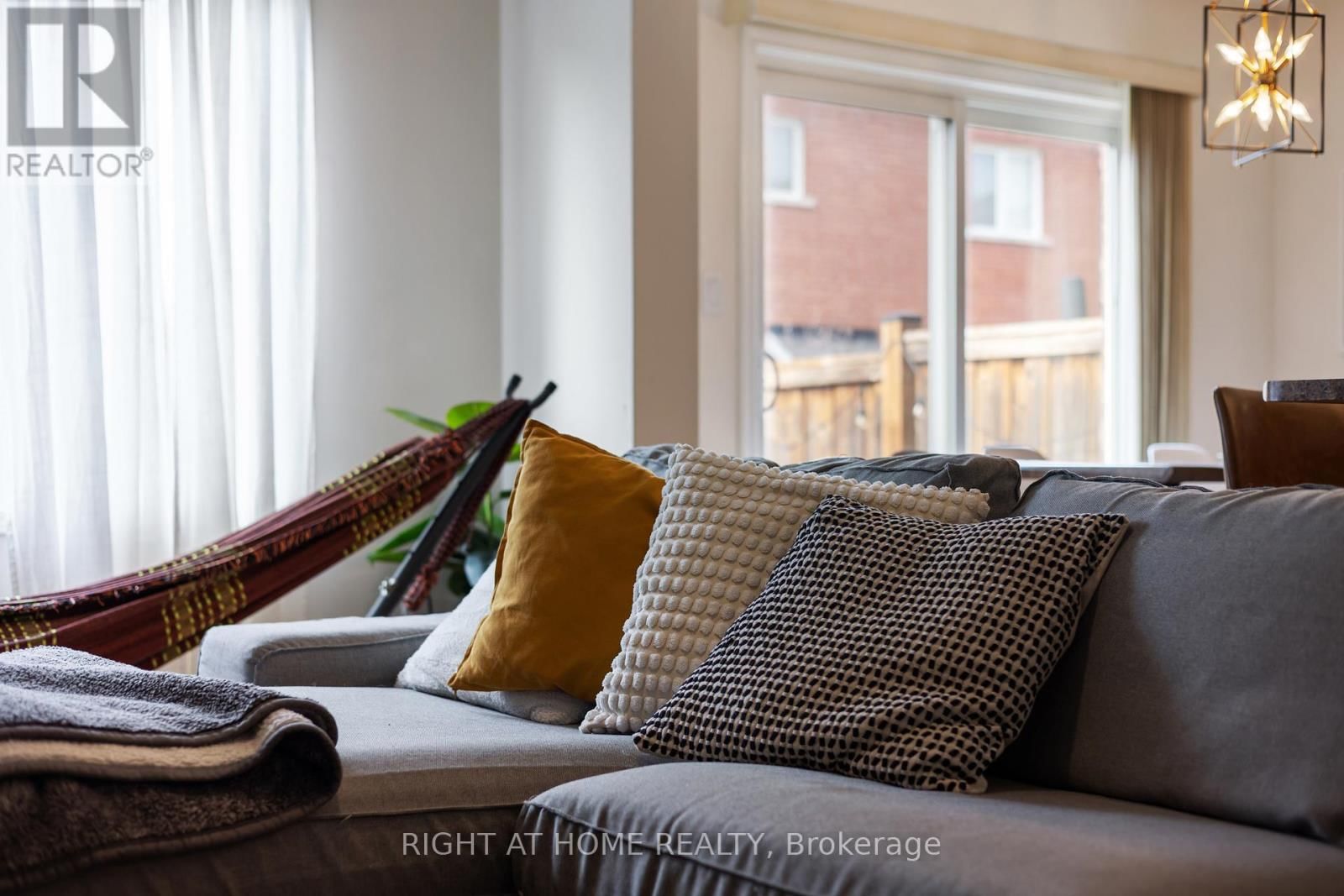 1550 GAINER CRESCENT Image 12