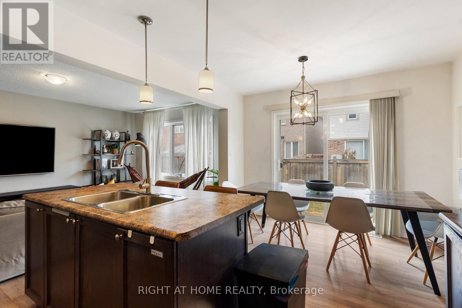 1550 GAINER CRESCENT Image 15