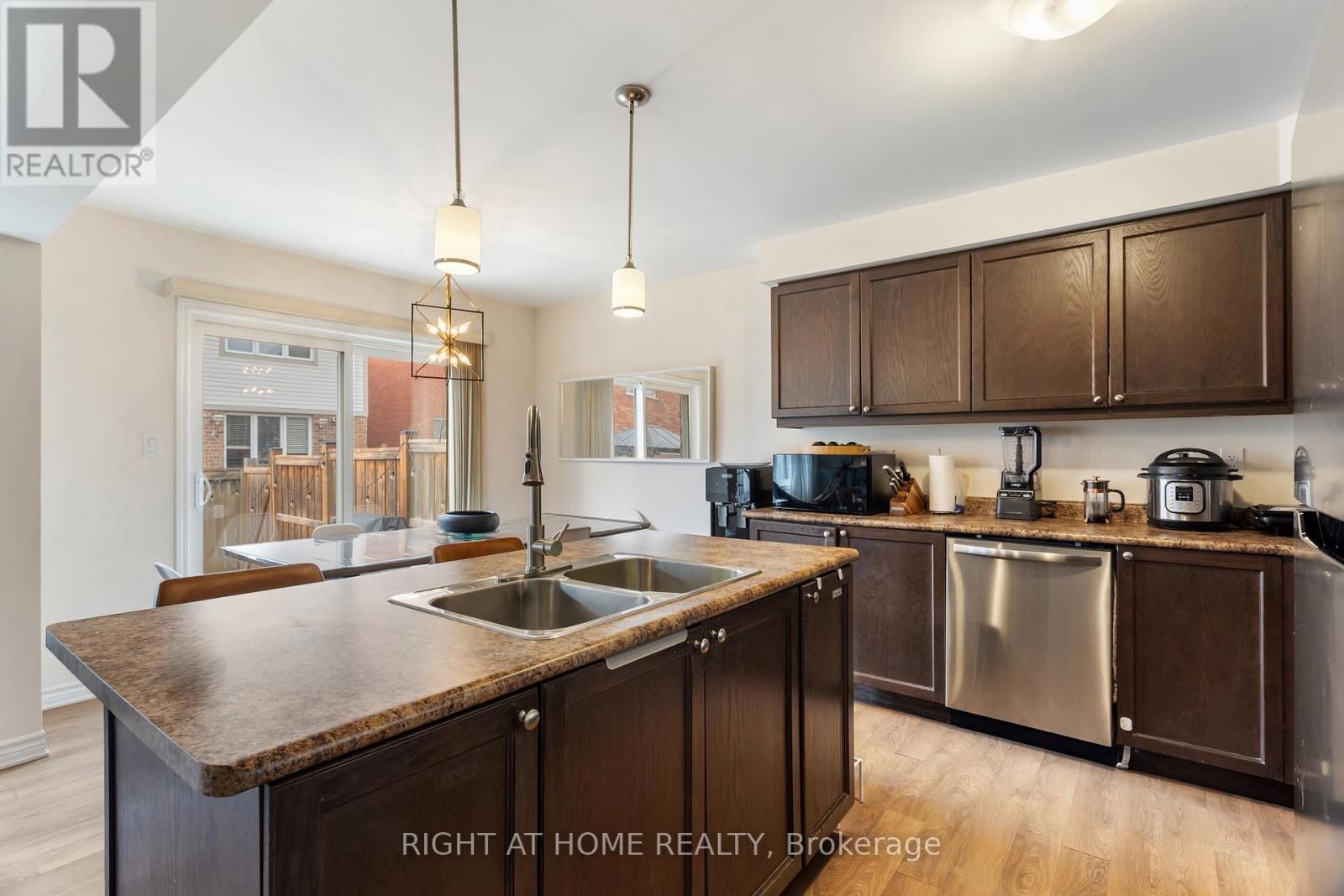 1550 GAINER CRESCENT Image 16