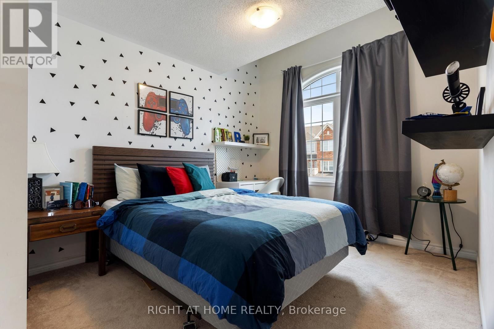 1550 GAINER CRESCENT Image 24