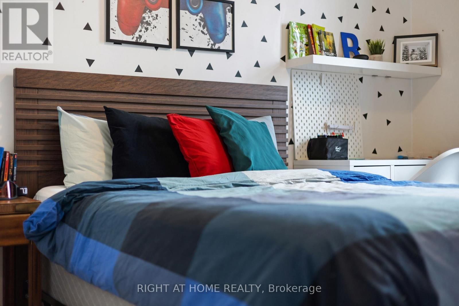 1550 GAINER CRESCENT Image 26