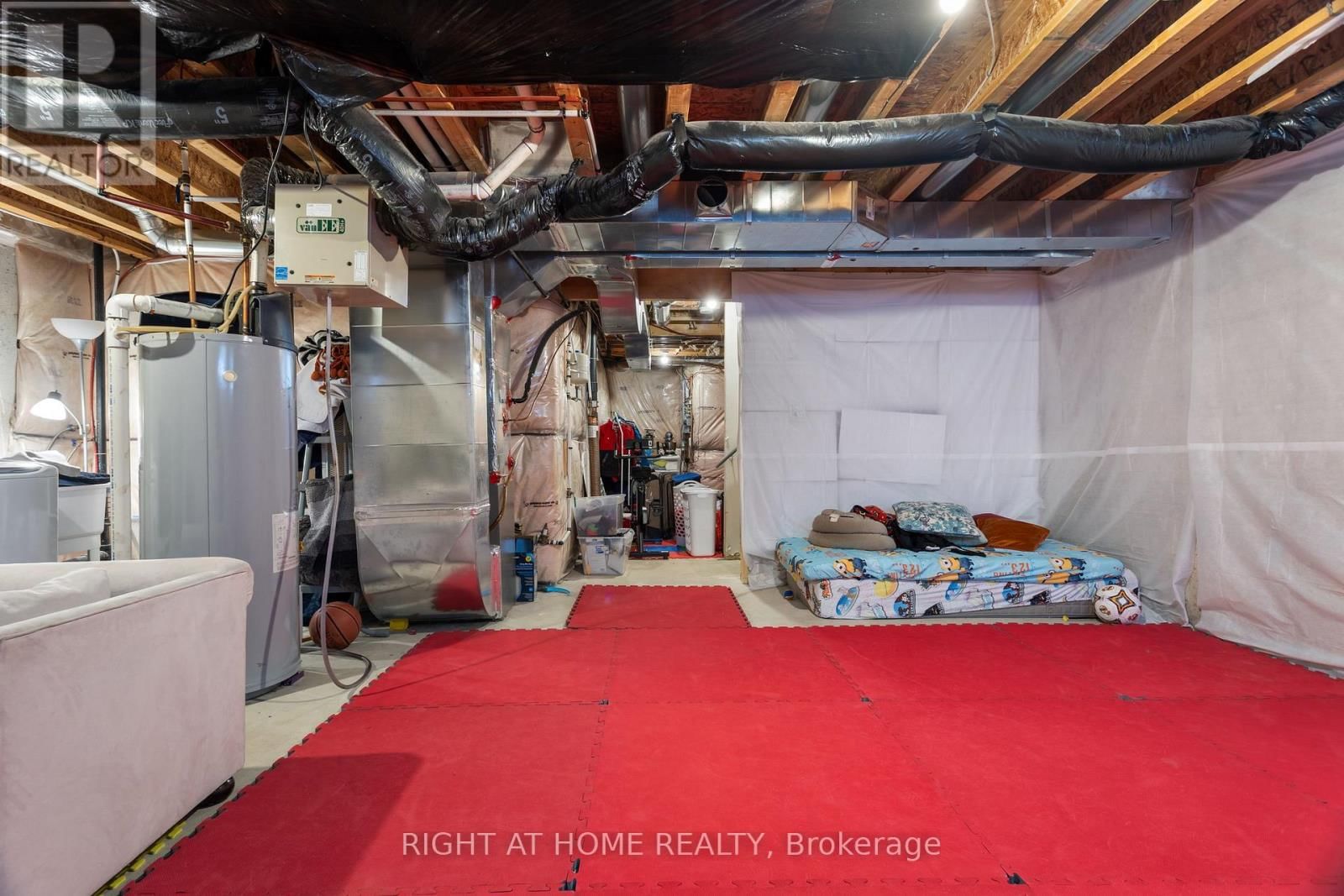 1550 GAINER CRESCENT Image 36