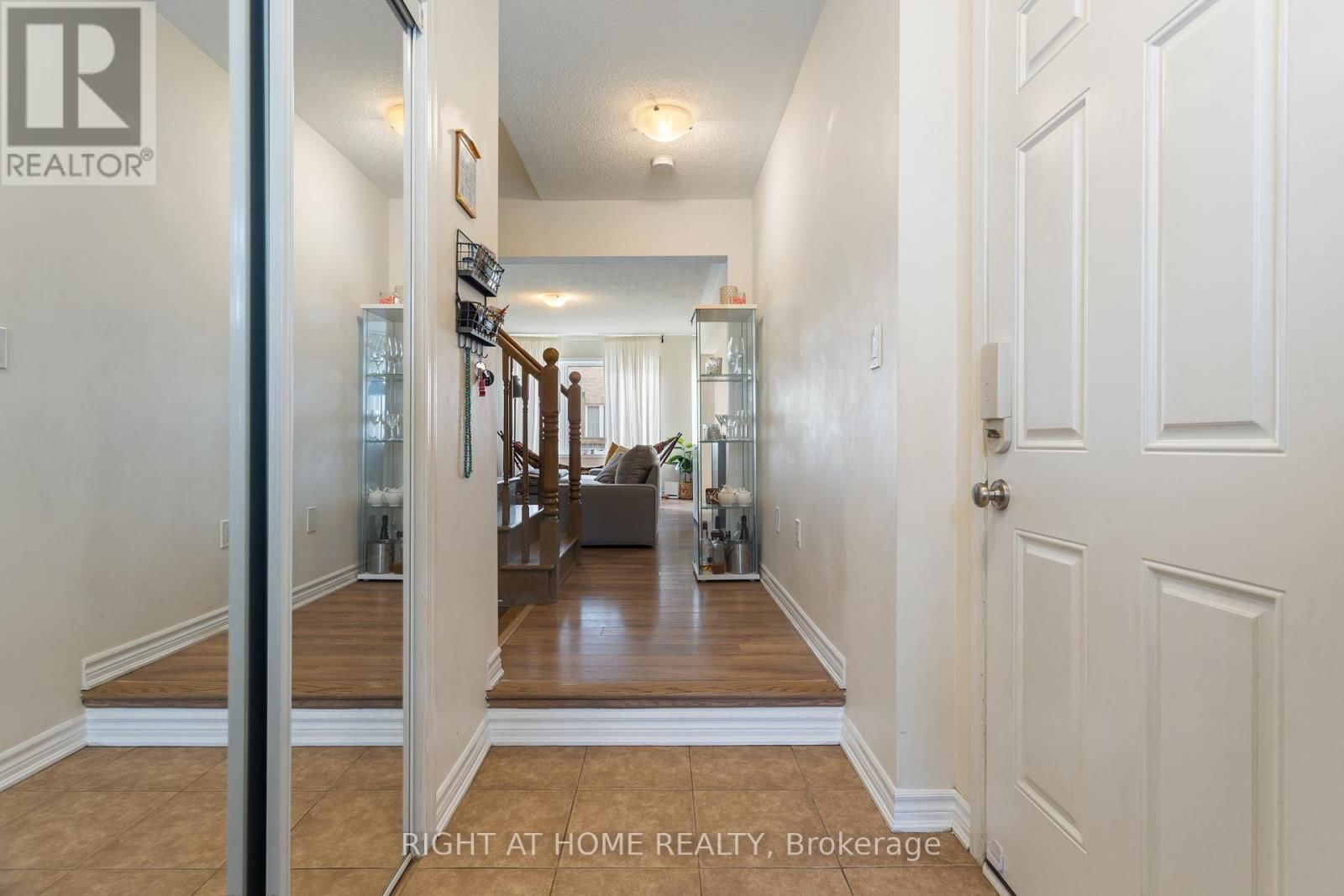 1550 GAINER CRESCENT Image 5