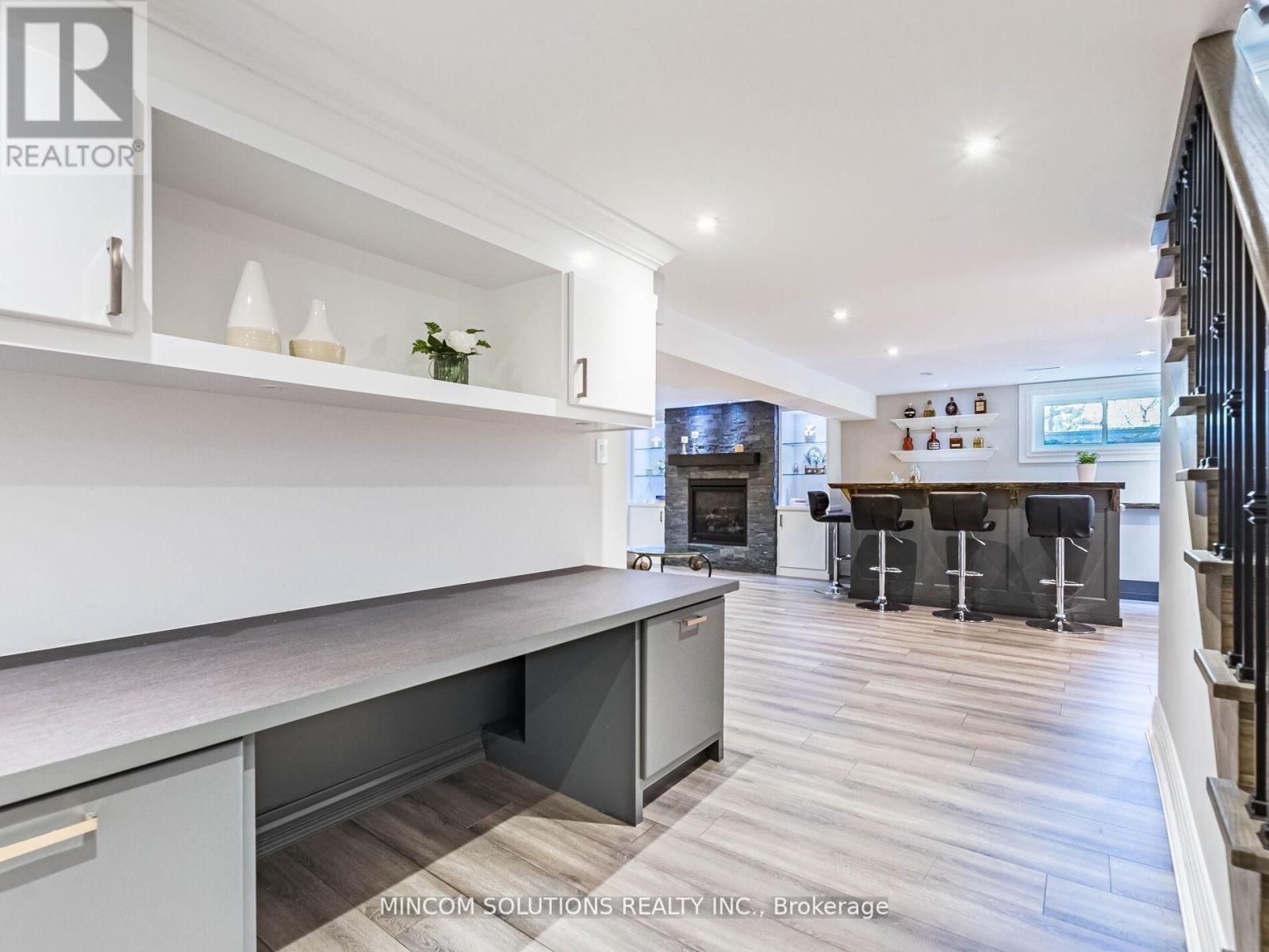 37 SUBURBAN DRIVE Image 23