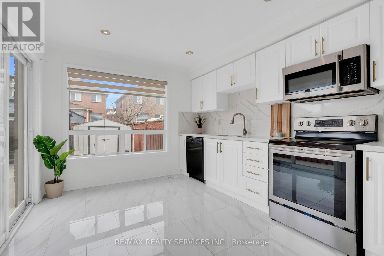 110 DWYER DRIVE Image 18