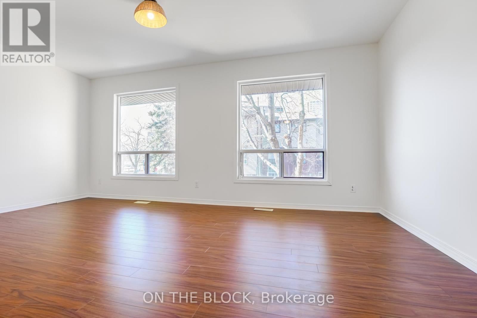 47 CARLETON PLACE Image 10