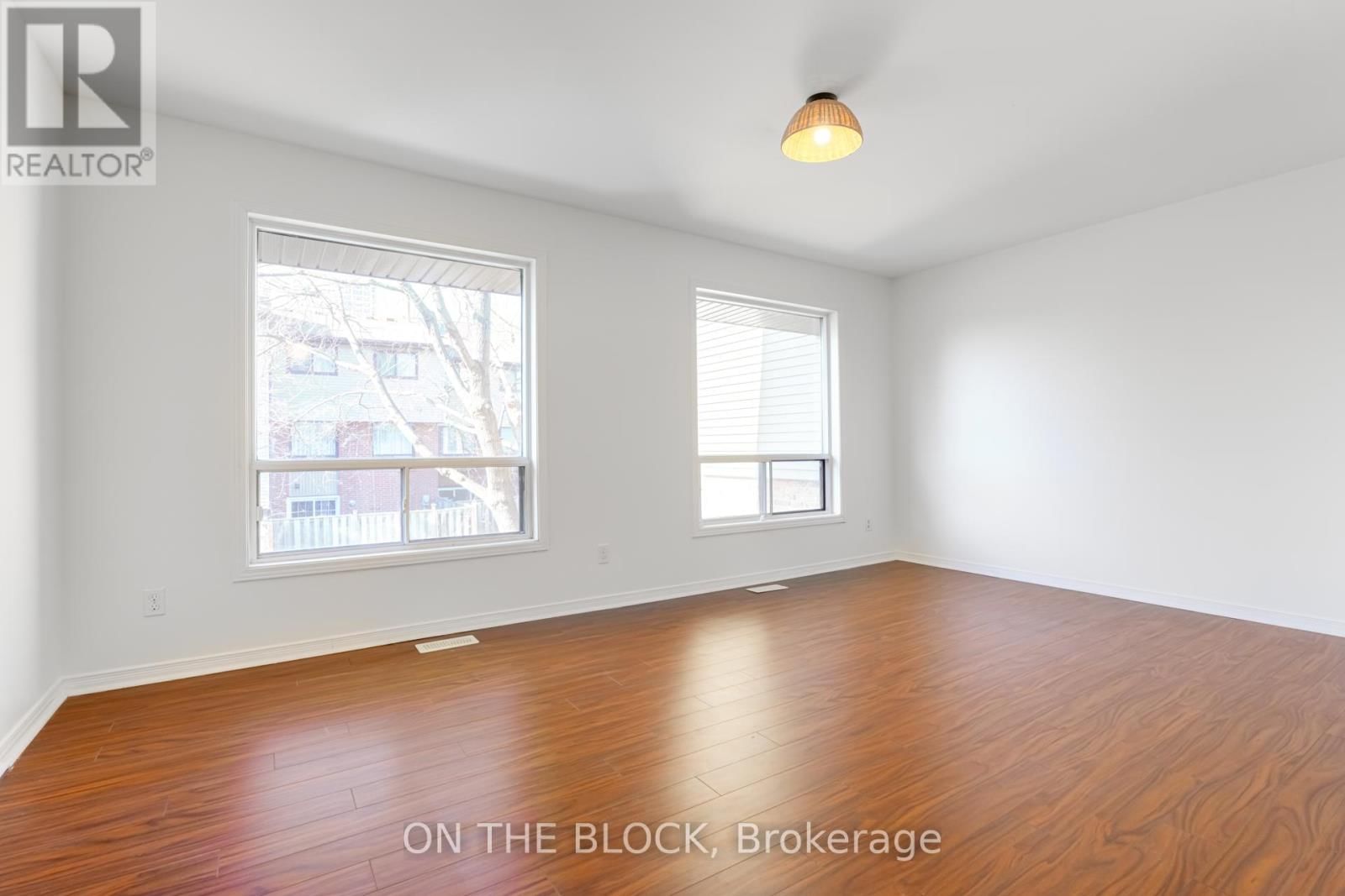 47 CARLETON PLACE Image 12