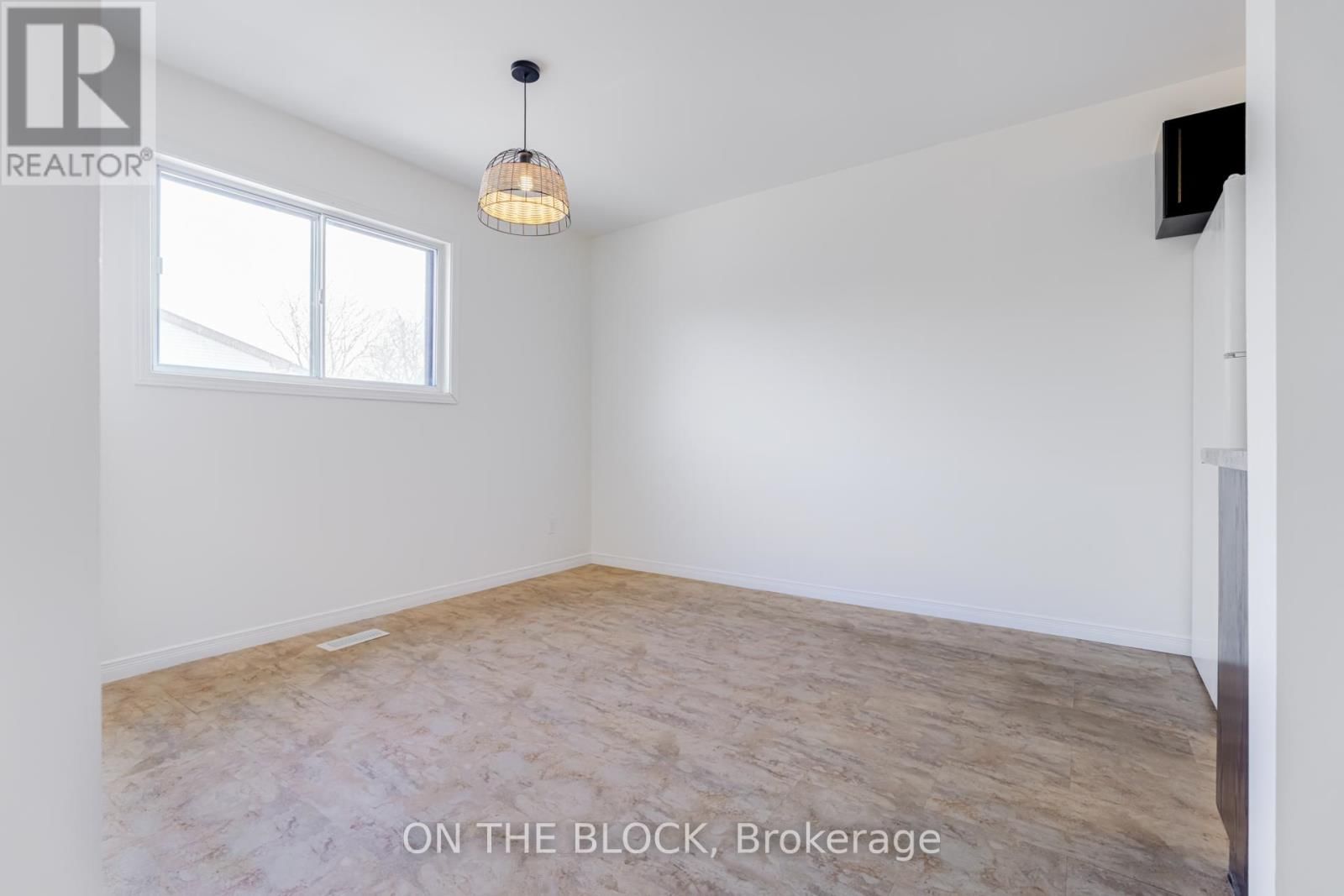 47 CARLETON PLACE Image 17