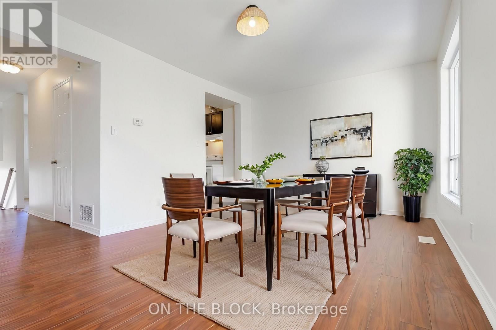 47 CARLETON PLACE Image 2