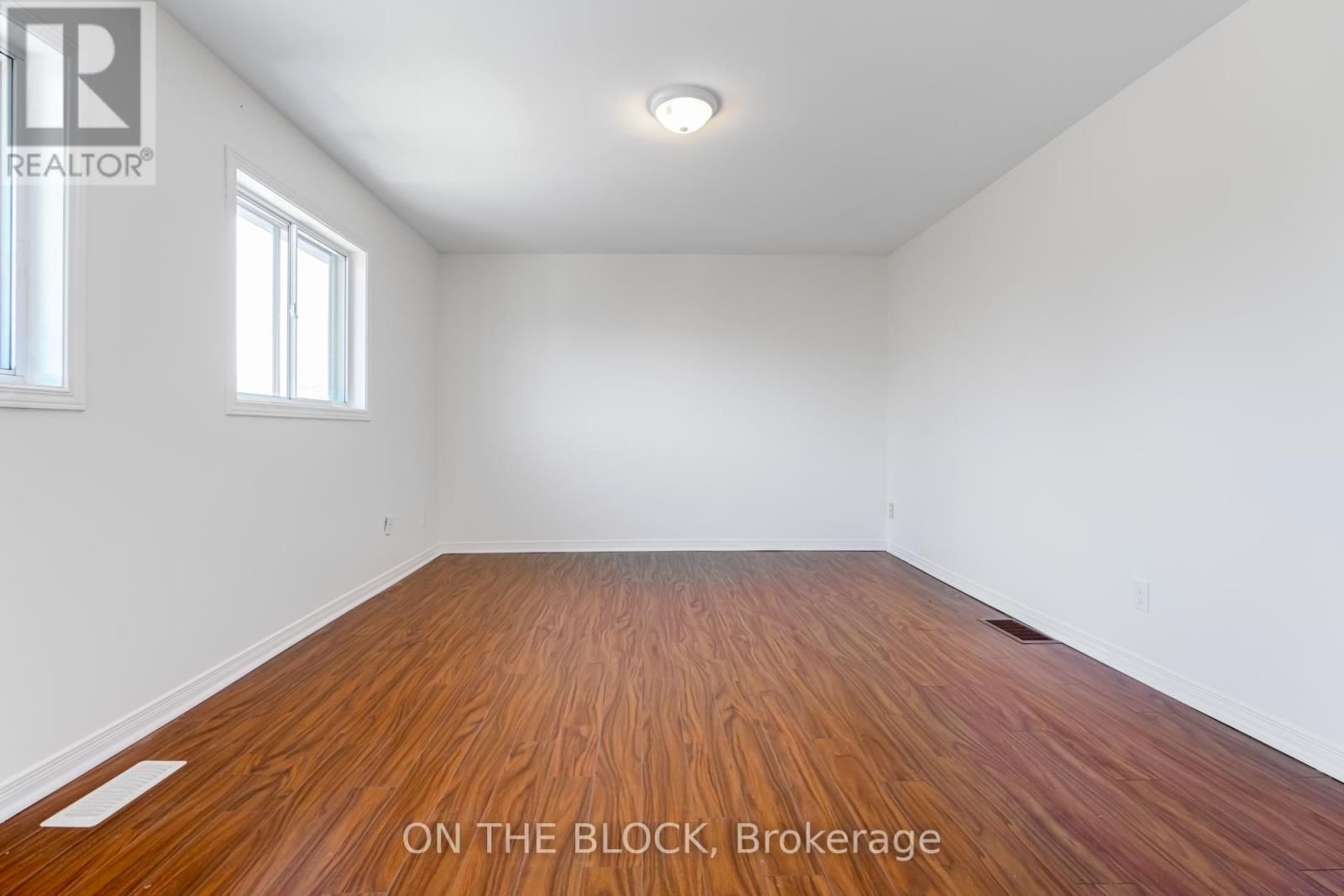 47 CARLETON PLACE Image 22