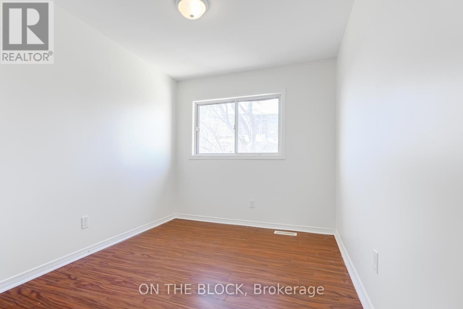 47 CARLETON PLACE Image 25