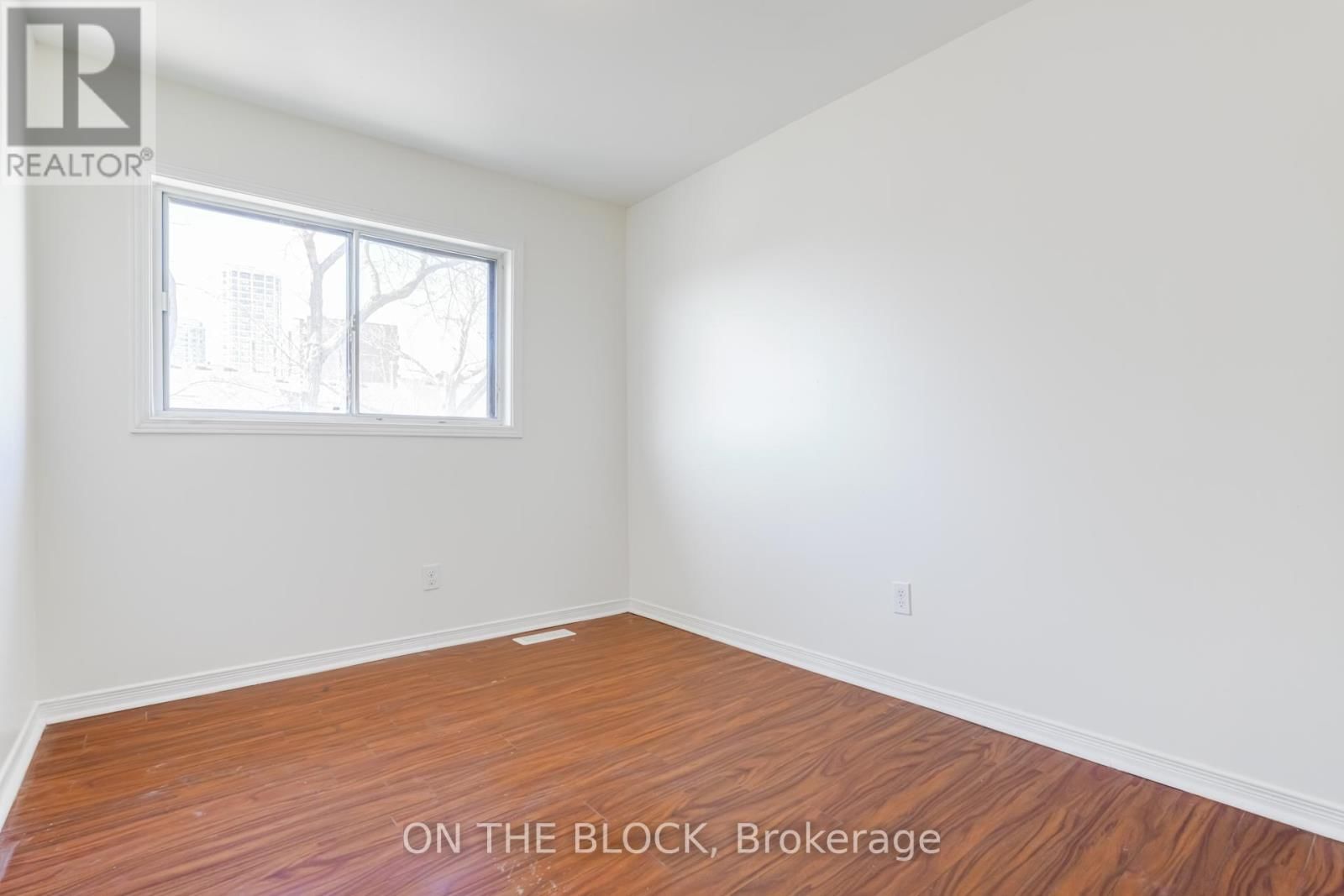 47 CARLETON PLACE Image 27