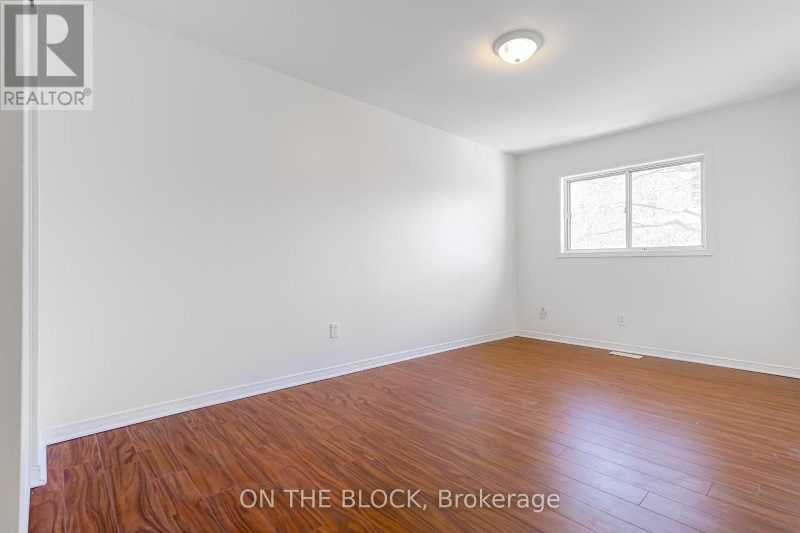 47 CARLETON PLACE Image 28