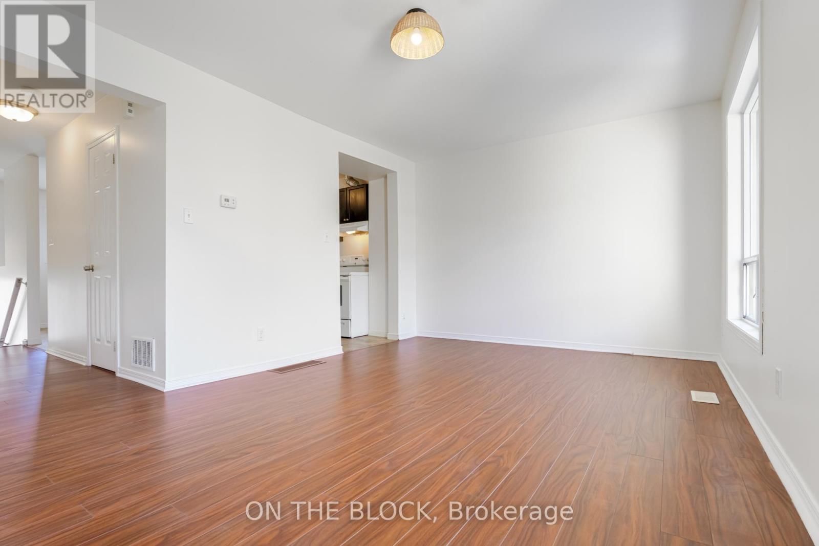 47 CARLETON PLACE Image 3