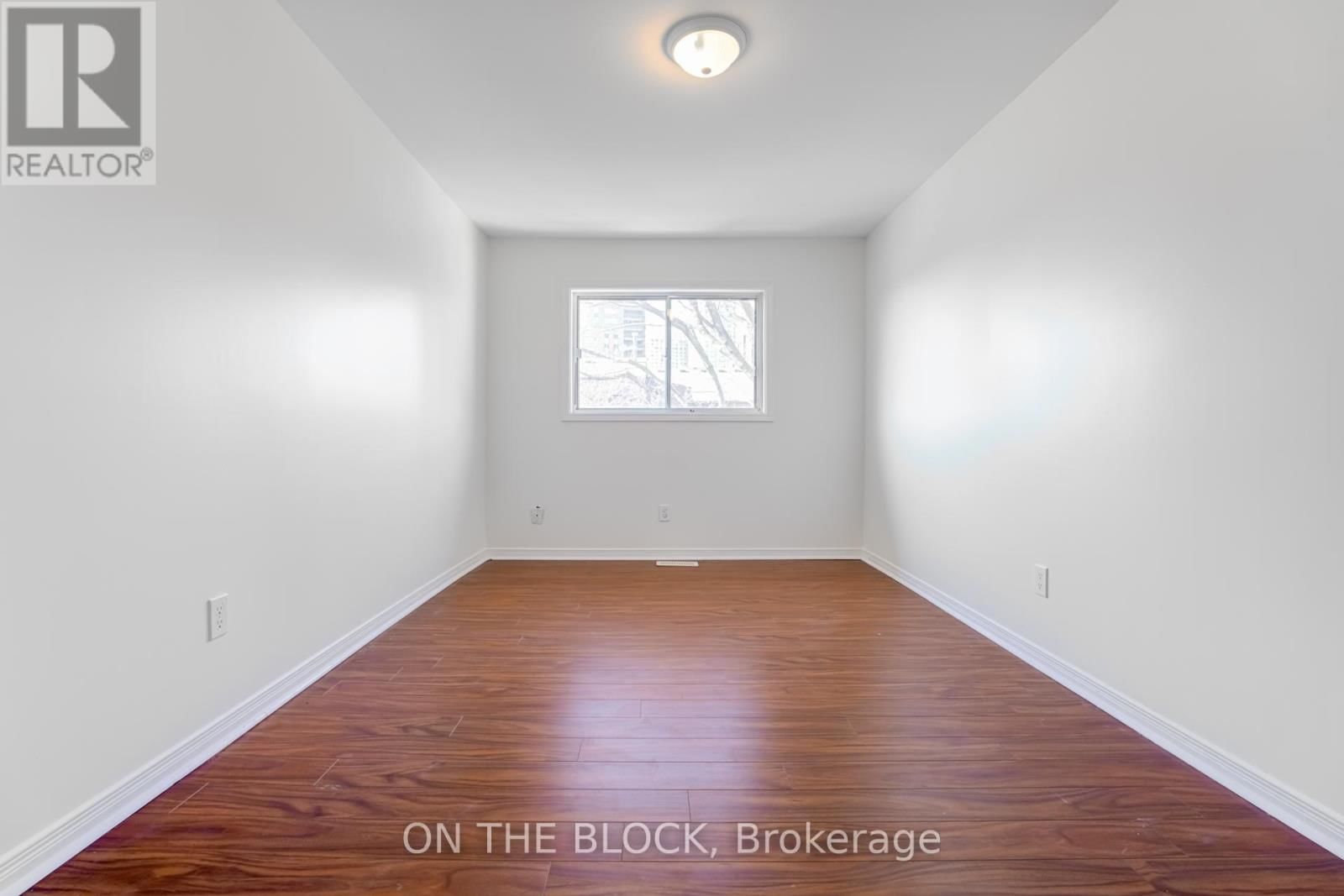 47 CARLETON PLACE Image 30