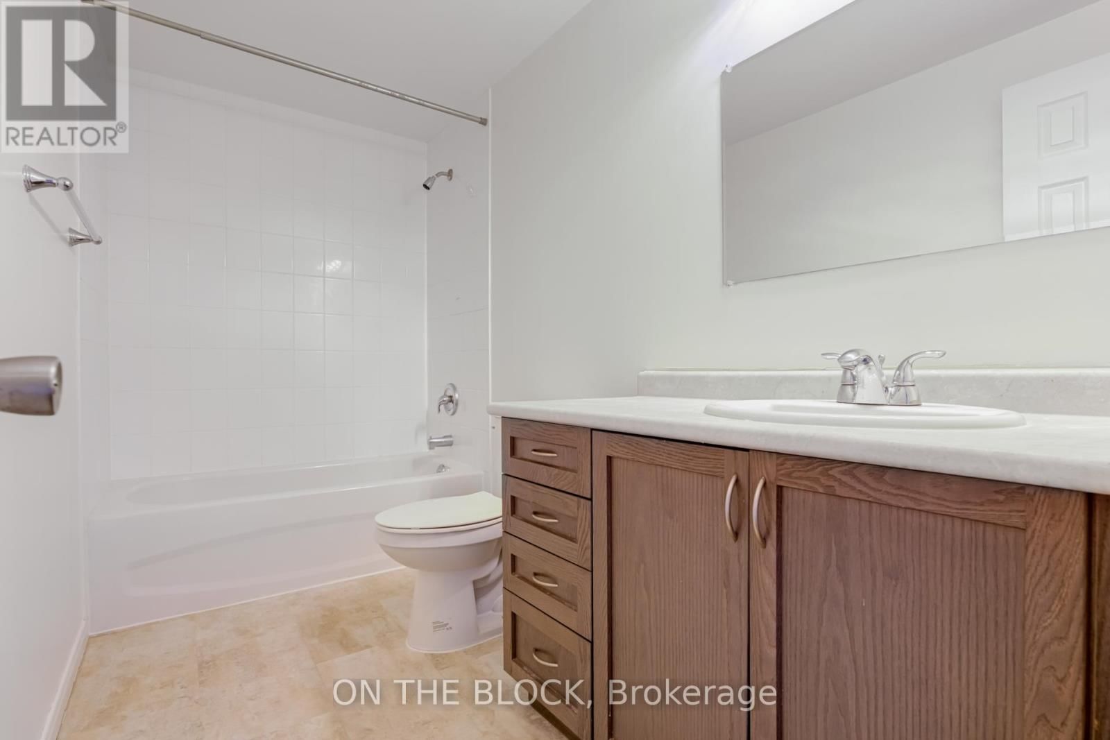 47 CARLETON PLACE Image 31