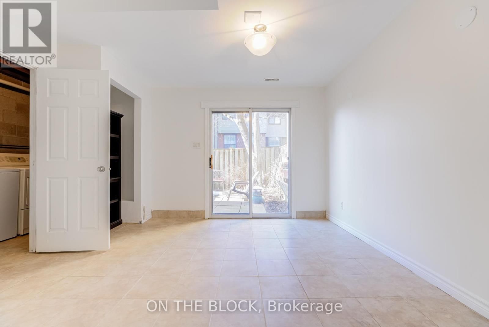 47 CARLETON PLACE Image 34