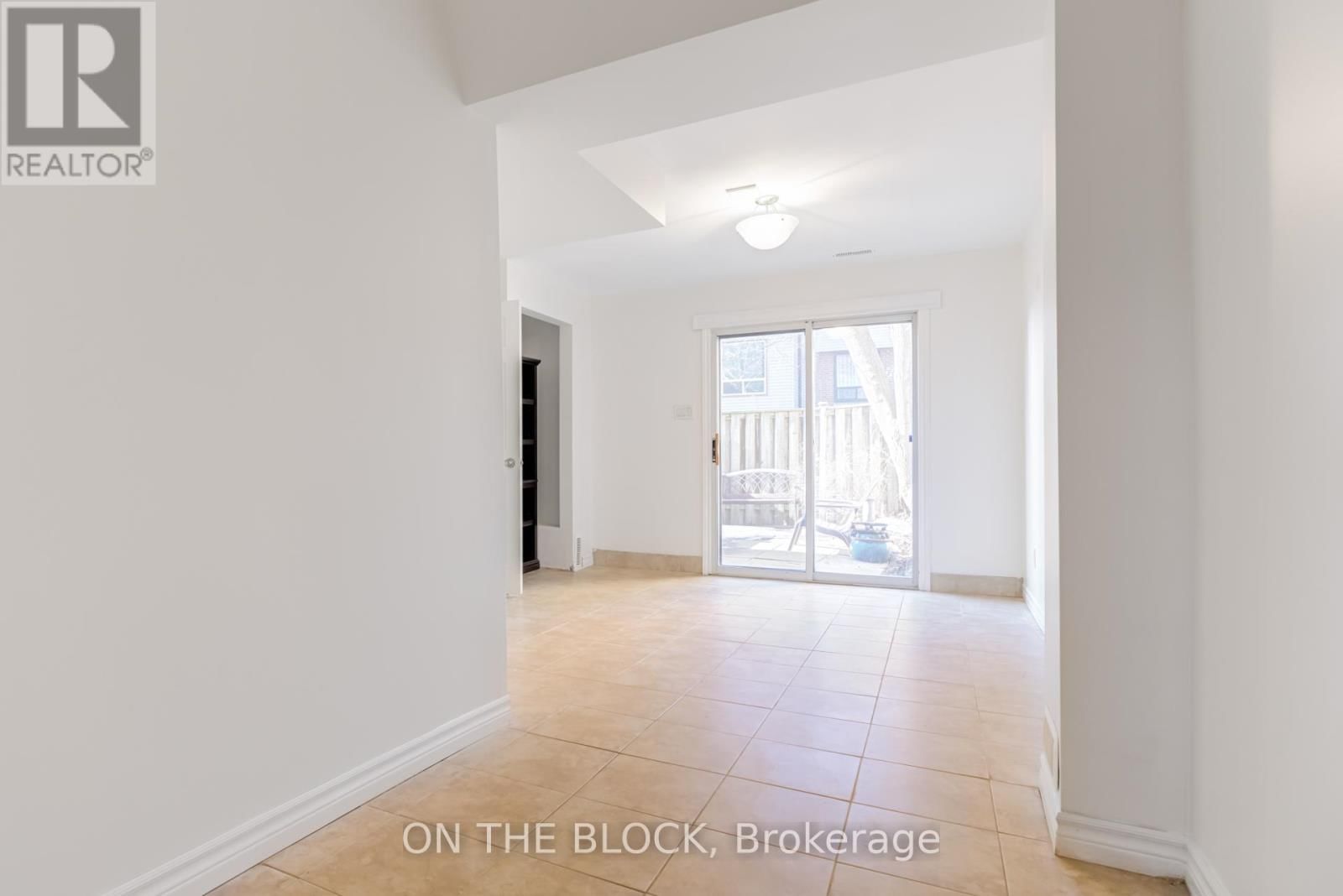 47 CARLETON PLACE Image 35