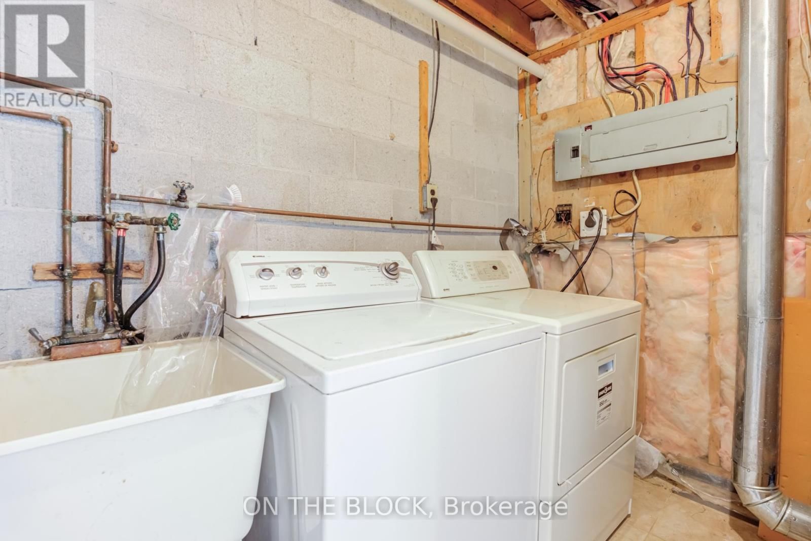 47 CARLETON PLACE Image 36