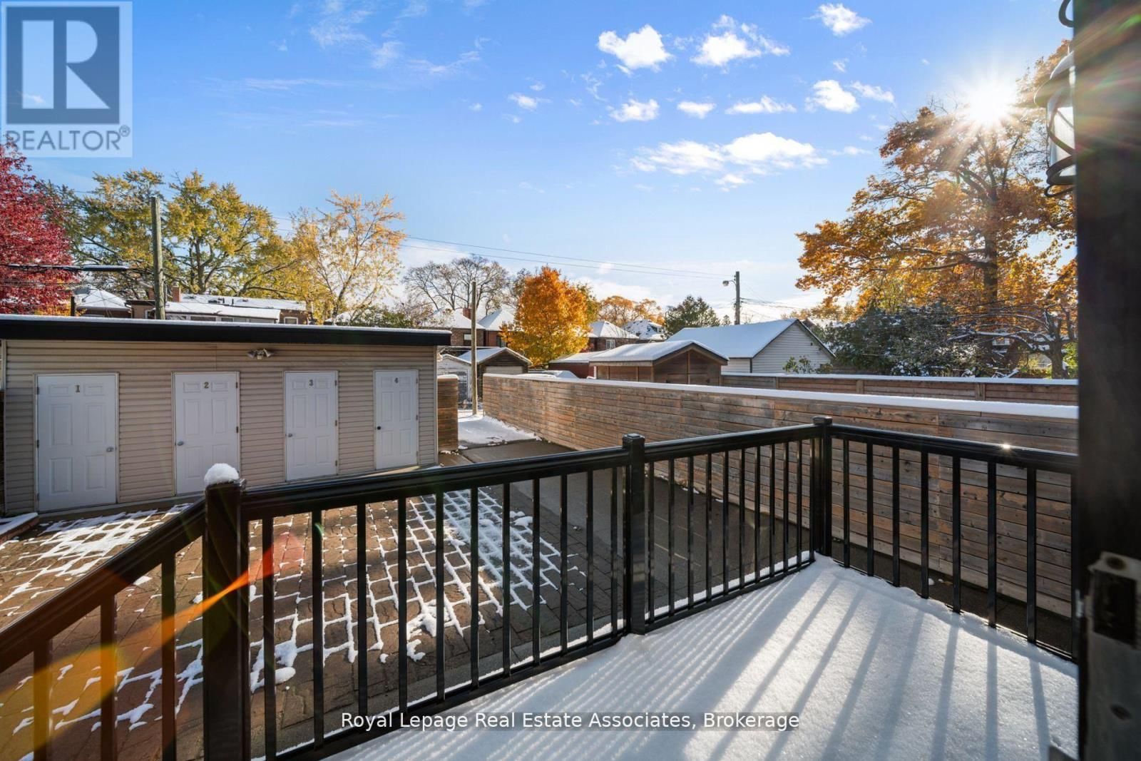 1 - 531 RUNNYMEDE ROAD Image 15