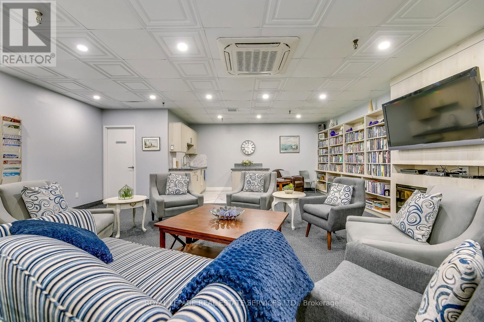 1104 - 965 INVERHOUSE DRIVE Image 40